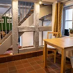 Apartment Fachwerkhotel Garni - Ferienhaeuser Vorhof Zur Hoelle 4*