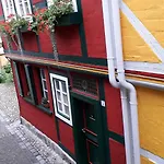 Fachwerkhotel Garni - Ferienhaeuser Vorhof Zur Hoelle 4*