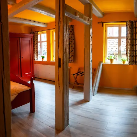 Fachwerkhotel Garni - Ferienhaeuser Vorhof Zur Hoelle 4* Quedlinburg