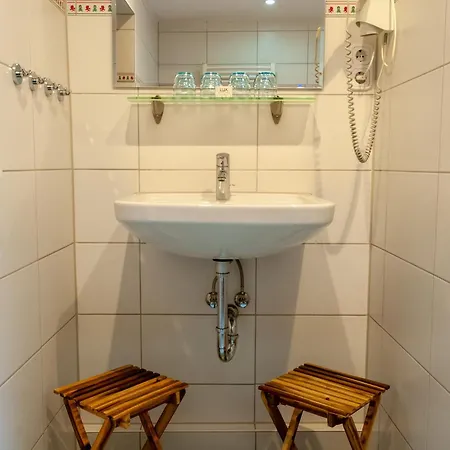 Fachwerkhotel Garni - Ferienhaeuser Vorhof Zur Hoelle Quedlinburg