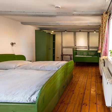 Fachwerkhotel - Ferienhaeuser Vorhof Zur Hoelle