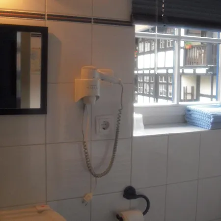 Fachwerkhotel Garni - Ferienhaeuser Vorhof Zur Hoelle Daire