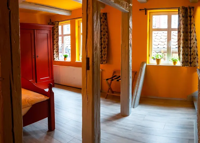 Fachwerkhotel Garni - Ferienhaeuser Vorhof Zur Hoelle 4* Quedlinburg