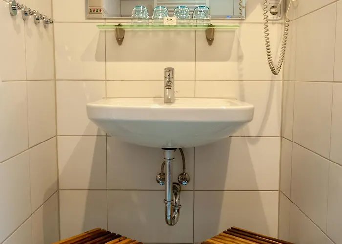 Fachwerkhotel Garni - Ferienhaeuser Vorhof Zur Hoelle Quedlinburg