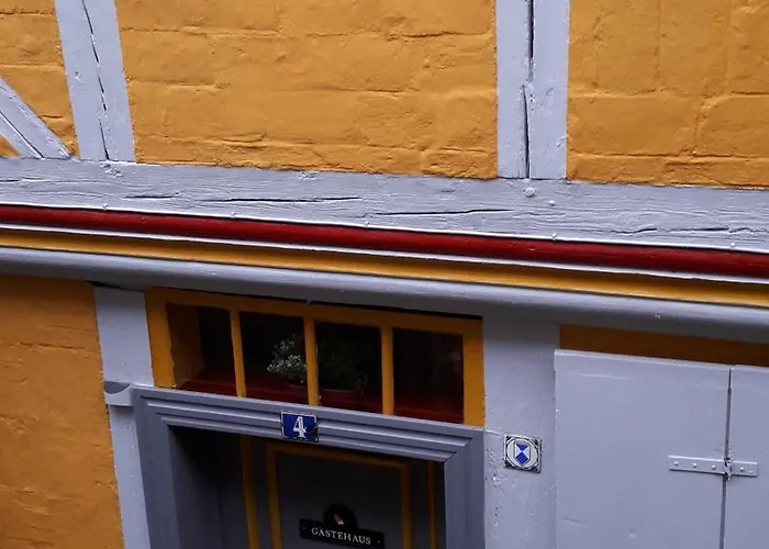 Fachwerkhotel Garni - Ferienhaeuser Vorhof Zur Hoelle 4* Quedlinburg